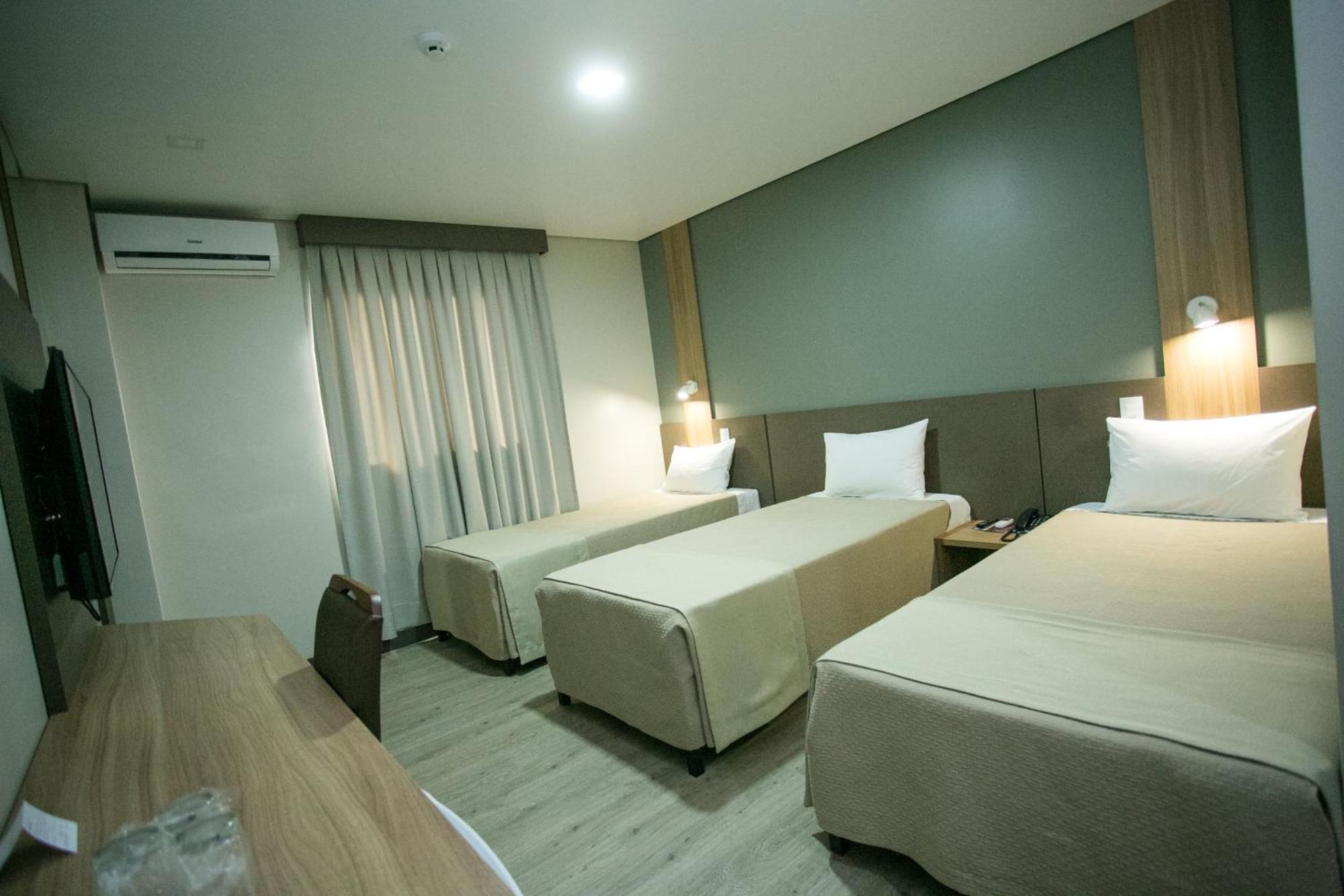 Bello Hotel Toledo  Bagian luar foto