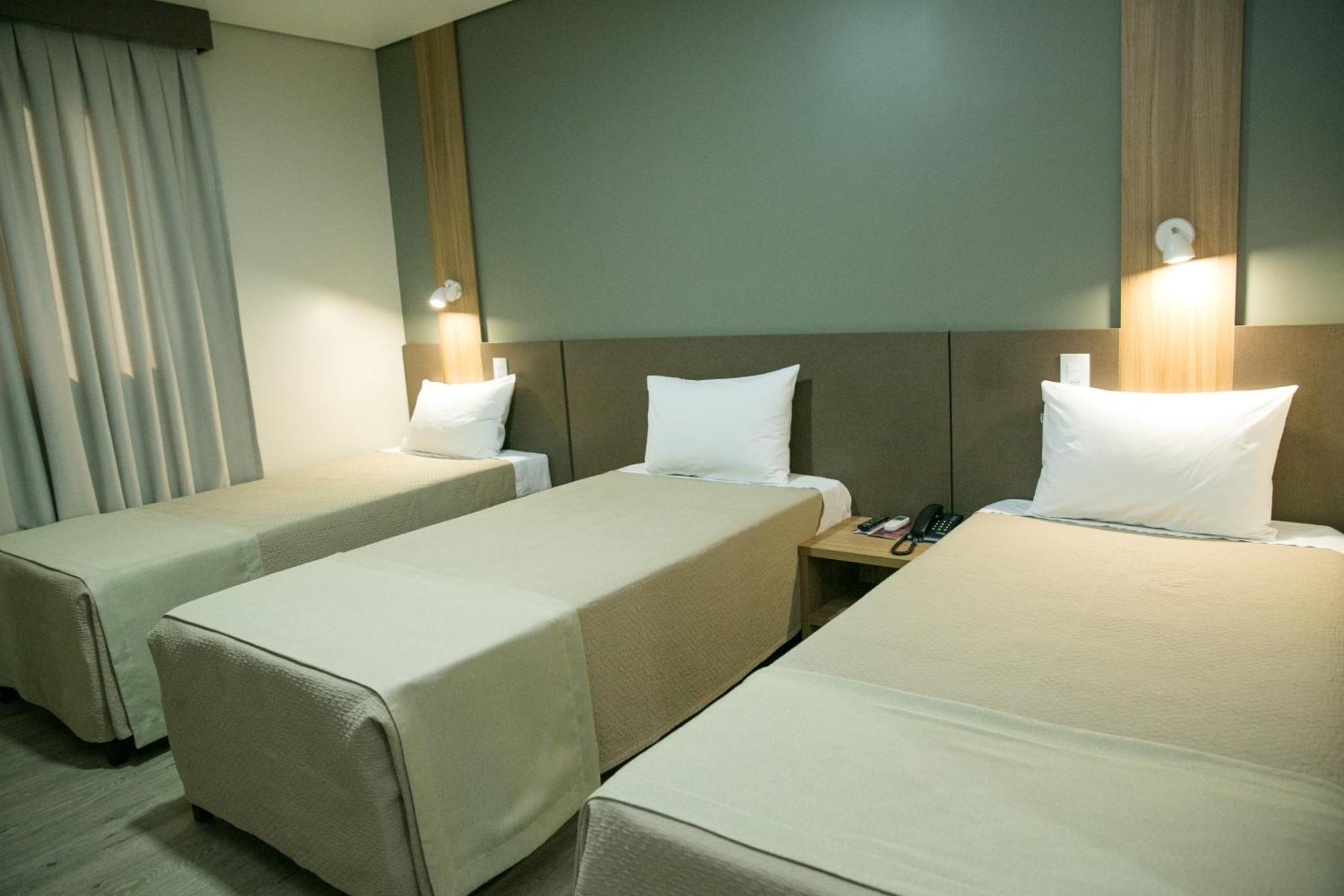 Bello Hotel Toledo  Bagian luar foto