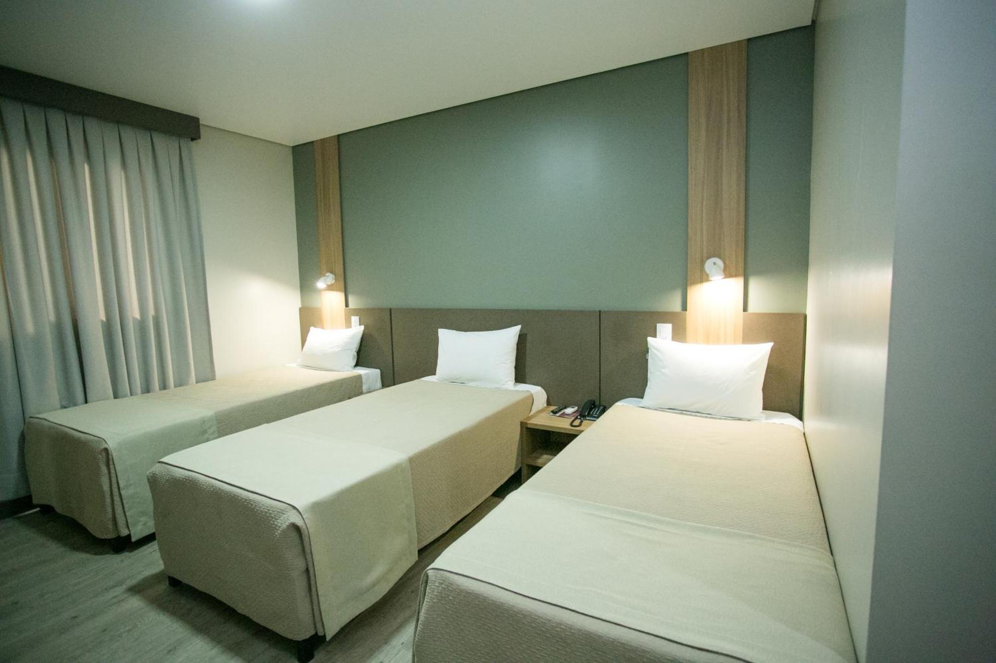 Bello Hotel Toledo  Bagian luar foto