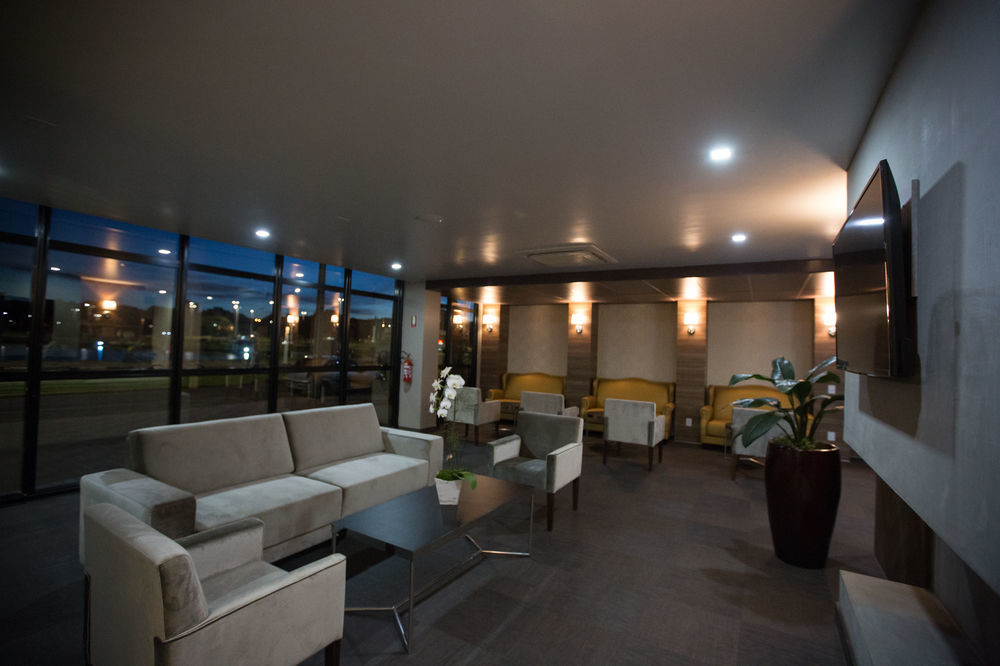 Bello Hotel Toledo  Bagian luar foto