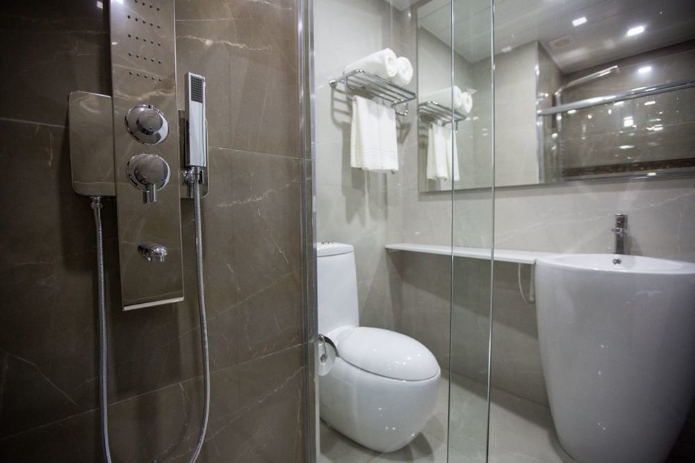 Bello Hotel Toledo  Bagian luar foto