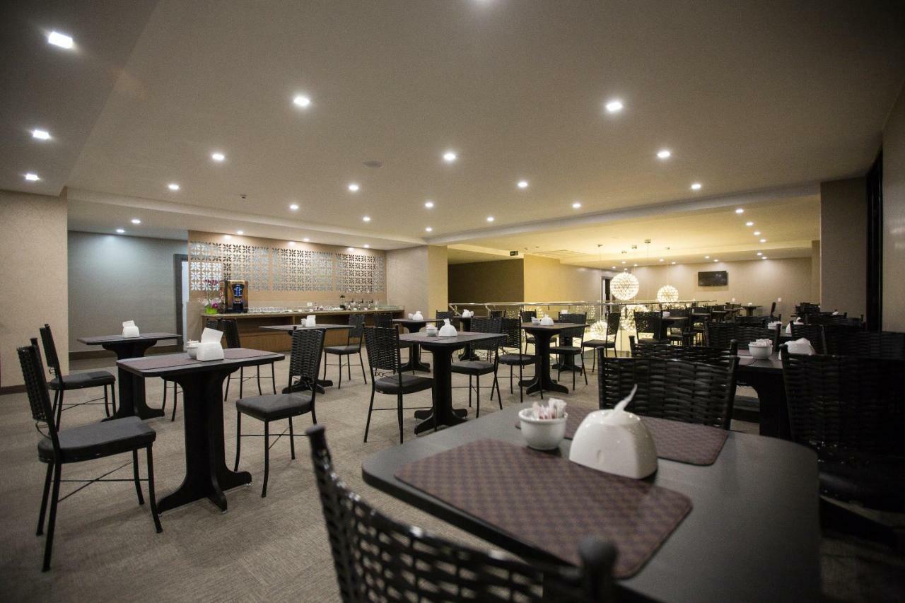 Bello Hotel Toledo  Bagian luar foto