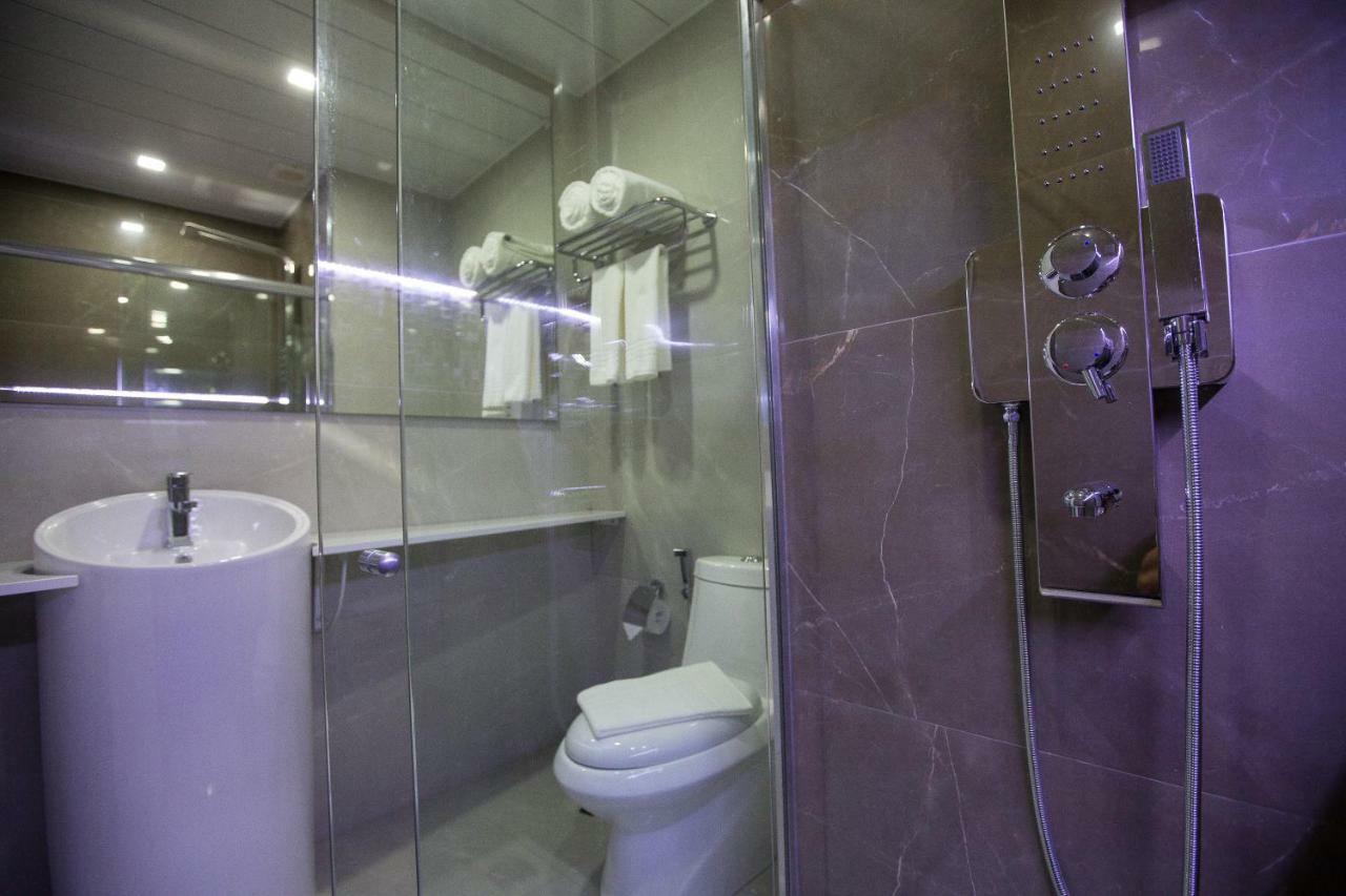 Bello Hotel Toledo  Bagian luar foto